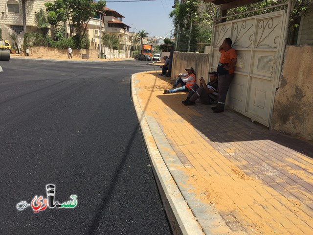 فيديو : تعبيد واتمام عماير ابو سعده بحضور رئيس البلدية المحامي عادل بدير .. والاهالي هذا سفيون دار ابو سعدة 